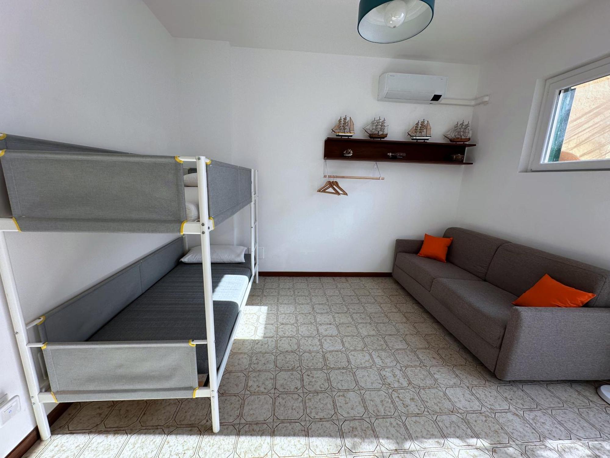 Terrace & Parking - Holiday Home Near Fegina Beach Monterosso al Mare Exterior photo