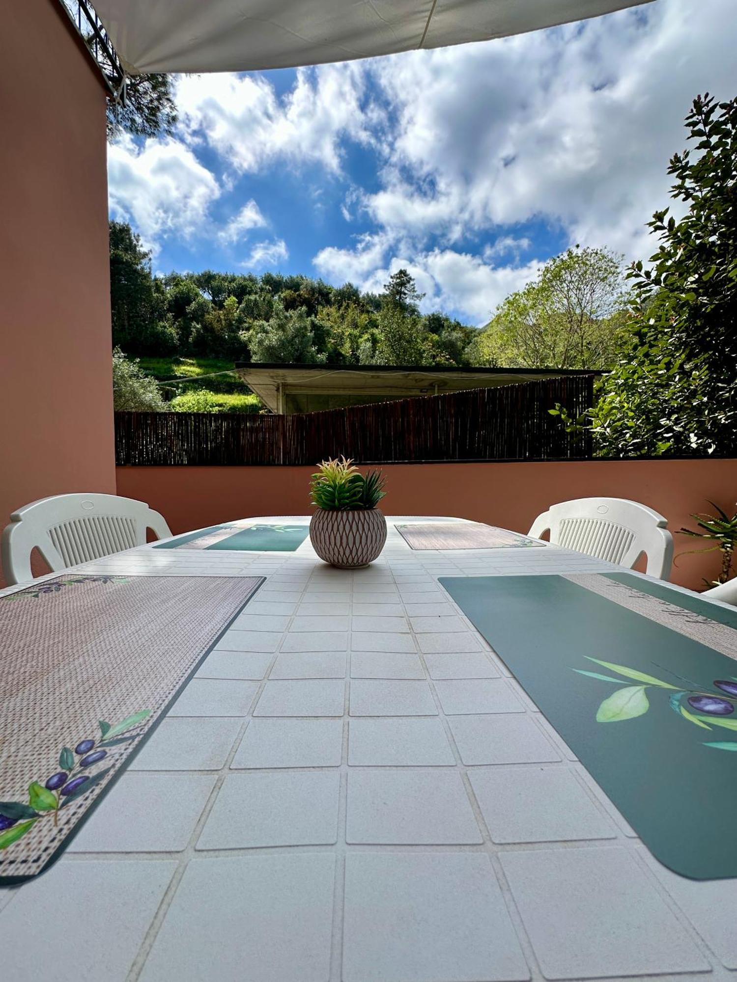 Terrace & Parking - Holiday Home Near Fegina Beach Monterosso al Mare Exterior photo