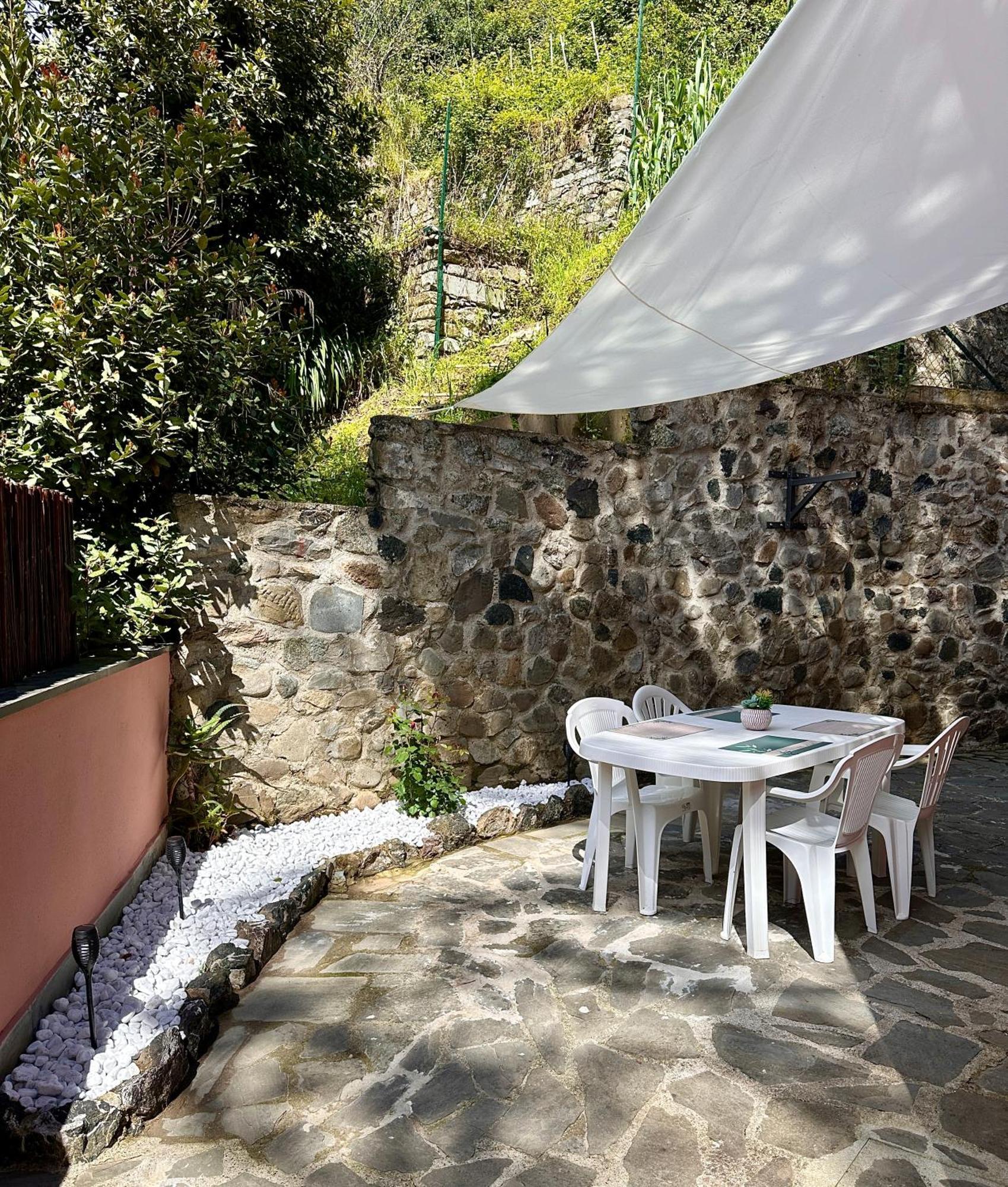 Terrace & Parking - Holiday Home Near Fegina Beach Monterosso al Mare Exterior photo