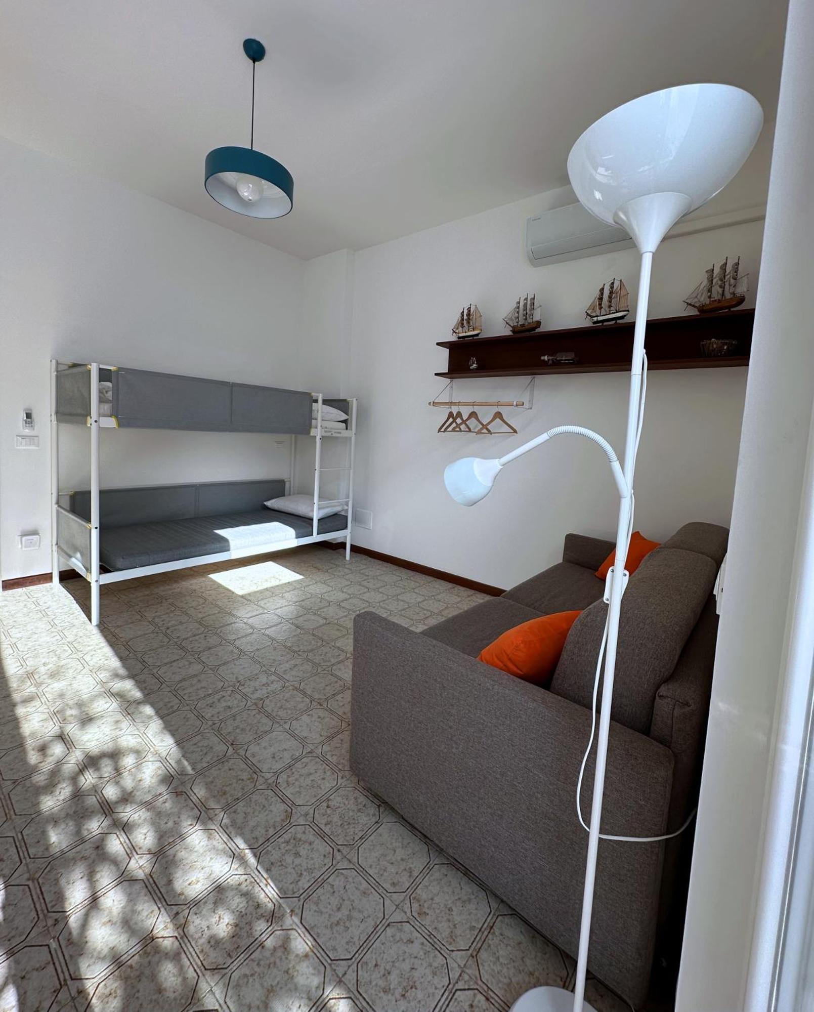 Terrace & Parking - Holiday Home Near Fegina Beach Monterosso al Mare Exterior photo