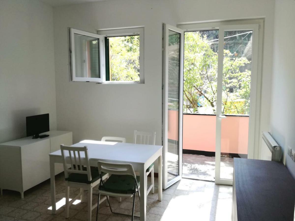 Terrace & Parking - Holiday Home Near Fegina Beach Monterosso al Mare Exterior photo